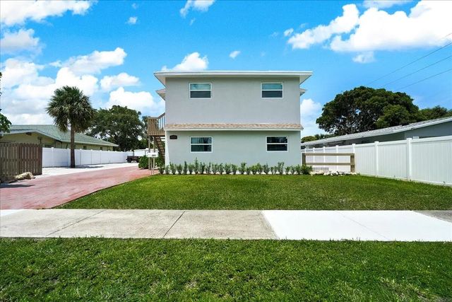 2 of 53 - 305 Cypress Drive E #1,2,3,4,5, Lake Park, FL