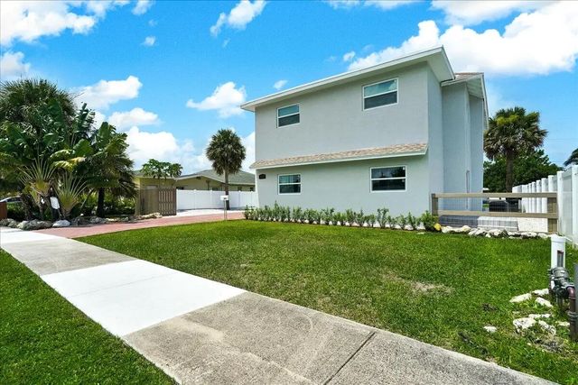 3 of 53 - 305 Cypress Drive E #1,2,3,4,5, Lake Park, FL