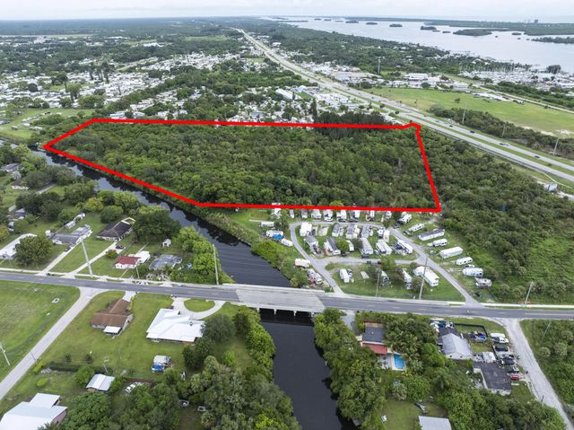 3 of 9 - 2100 N Us Hwy 1, Fort Pierce, FL