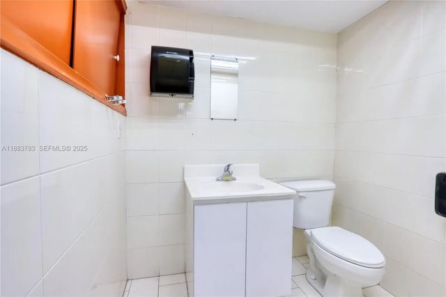 5 of 13 - 6250 W 21st Court, Hialeah, FL