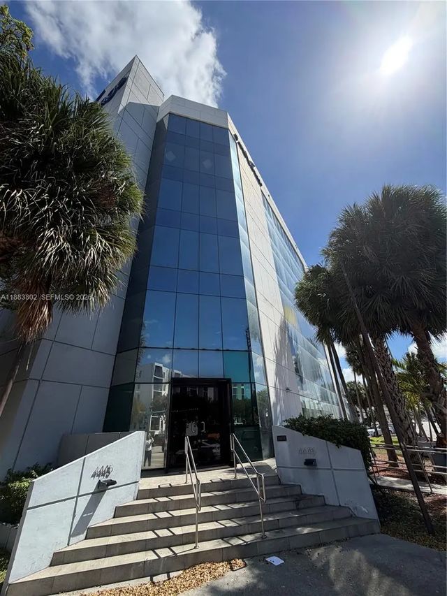 4445 W 16th Avenue #605, Hialeah