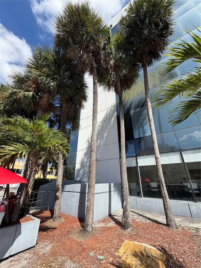 2 of 50 - 4445 W 16th Avenue #605, Hialeah, FL