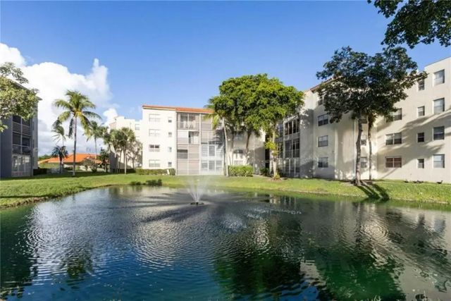 1830 Sw 81 #4104, North Lauderdale