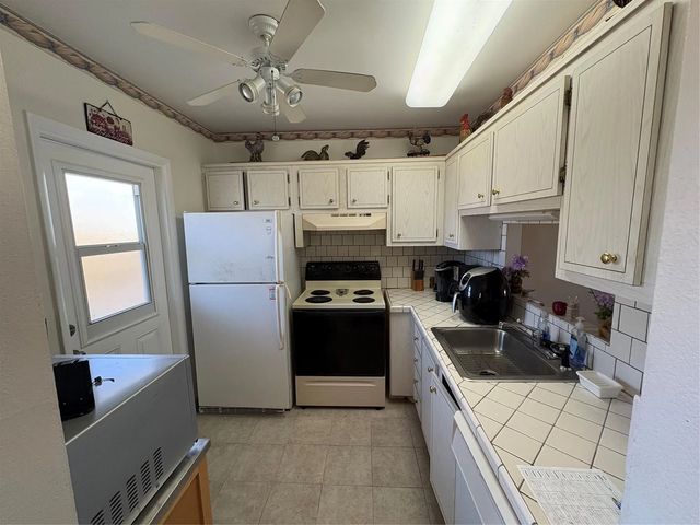 5 of 32 - 3506 Nw 49th Avenue #604, Lauderdale Lakes, FL