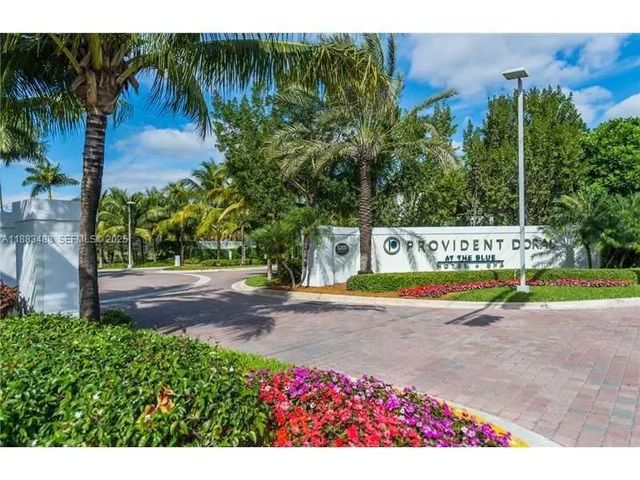 5300 Nw 87th Avenue #415, Doral