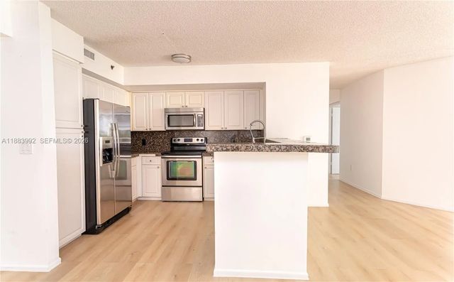 5 of 55 - 19601 E Country Club Drive #7308, Aventura, FL