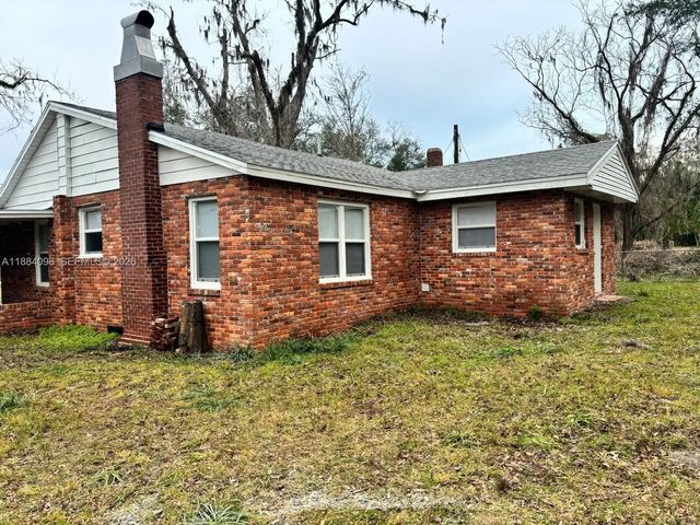 1056 Ne Scott Street, 