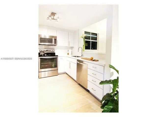 5 of 10 - 1250 S Miami Avenue #901, Miami, FL