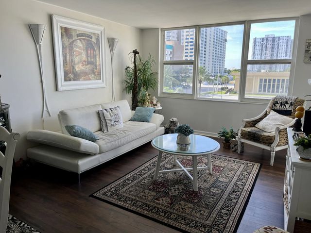 201 N Ocean Boulevard #302, Pompano Beach