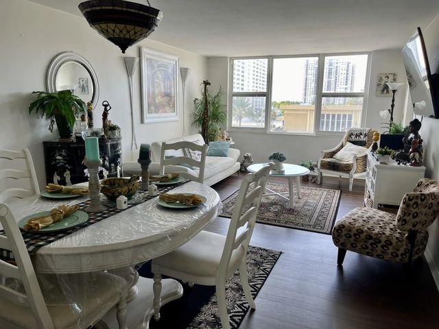 4 of 39 - 201 N Ocean Boulevard #302, Pompano Beach, FL