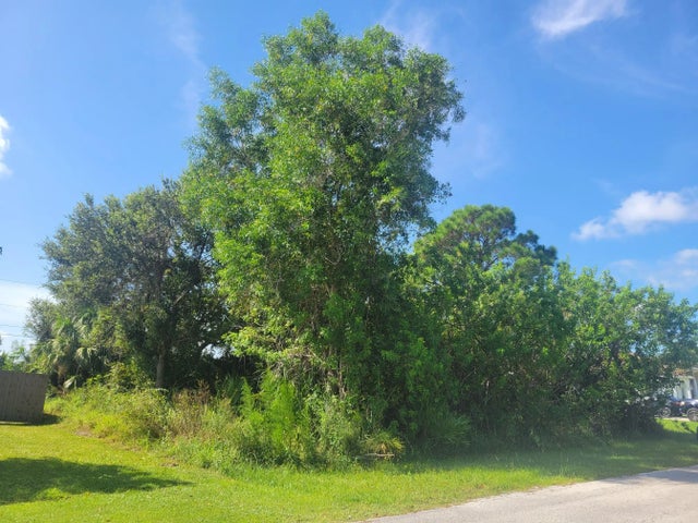 Photo of Listing #R11126677