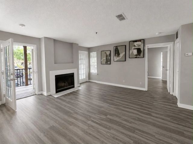 5 of 16 - 224 Afton Square #224, , FL