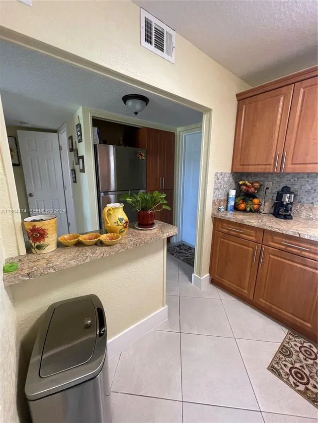 3 of 39 - 9041 Sunrise Lakes Boulevard #108, Sunrise, FL