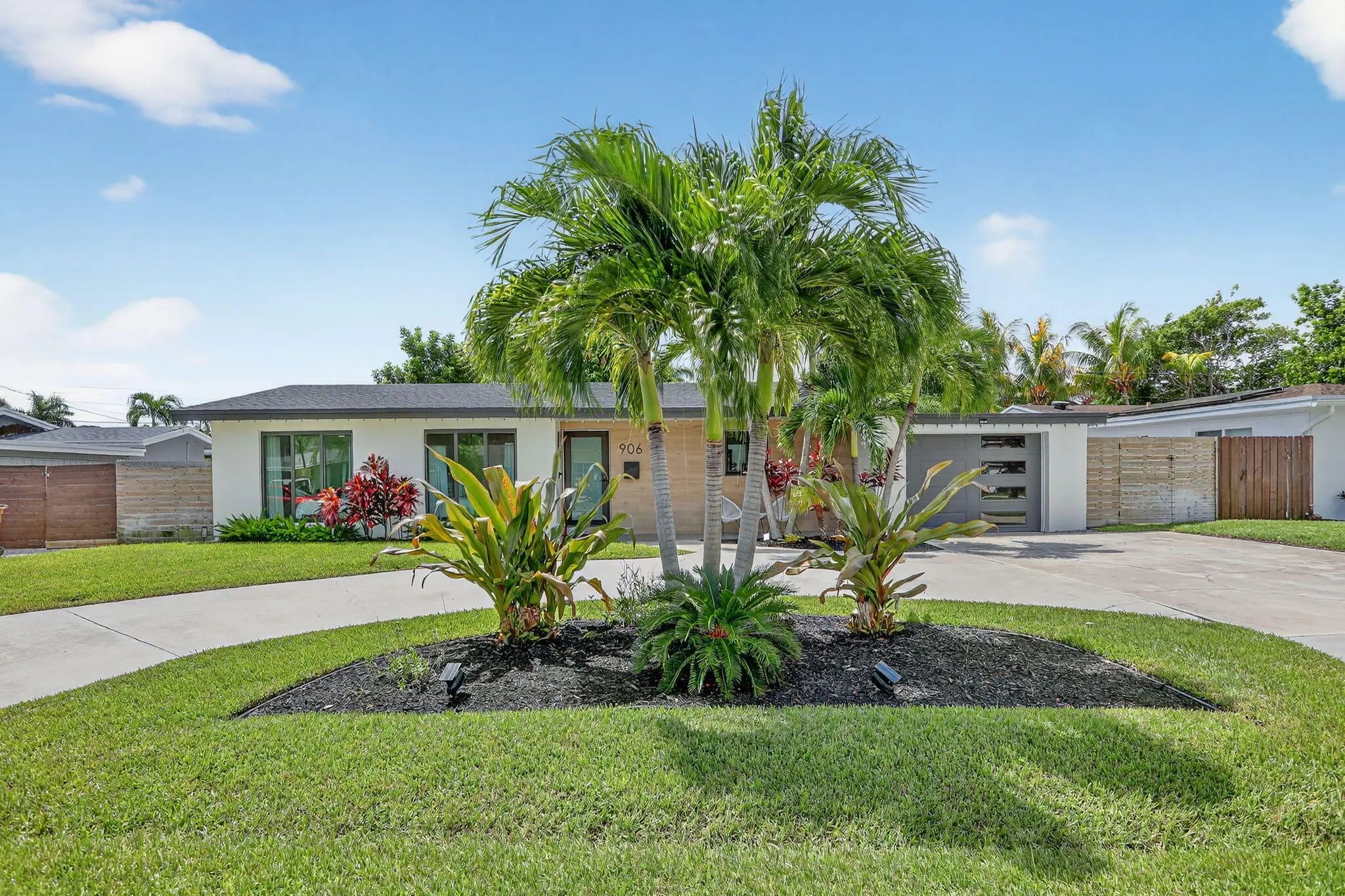 906 Se 13th Court, Deerfield Beach