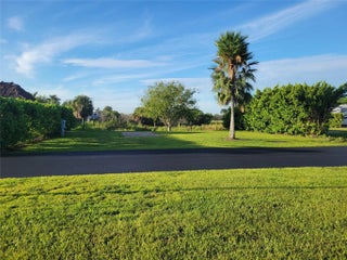 Photo of Listing #F10528497