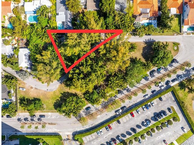 4 of 10 - 895 Ne 70th Street, Miami, FL