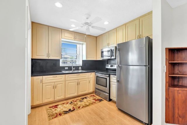 3 of 31 - 5300 Washington Street #d206, Hollywood, FL