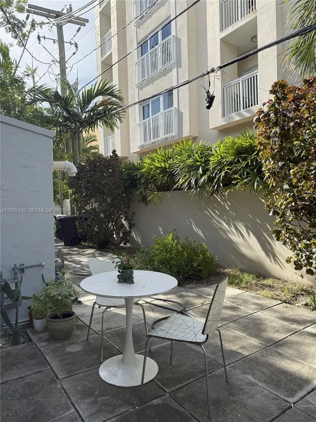 2 of 8 - 119 Menores Avenue #11, Coral Gables, FL