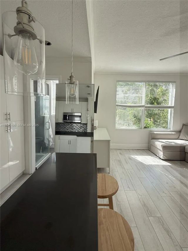 3 of 8 - 119 Menores Avenue #11, Coral Gables, FL