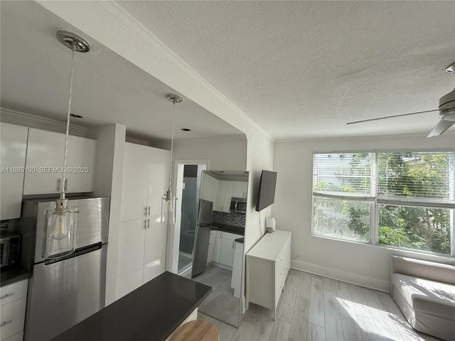 5 of 8 - 119 Menores Avenue #11, Coral Gables, FL