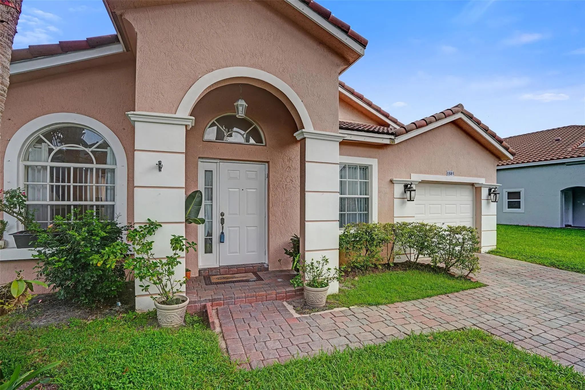 1885 Nw 74th Way, Pembroke Pines