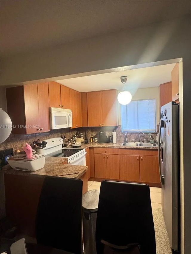 6900 Sw 39th Street #106j, Davie
