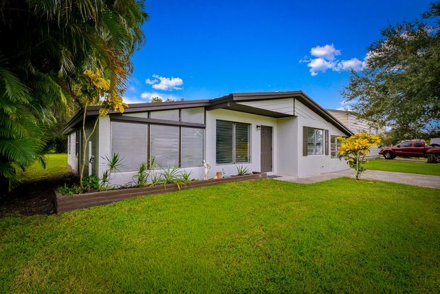 3 of 51 - 2904 Se Bamboo Street, Stuart, FL