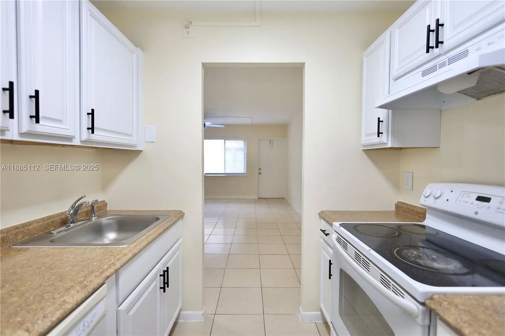 10016 Twin Lakes Drive #36-c, Coral Springs