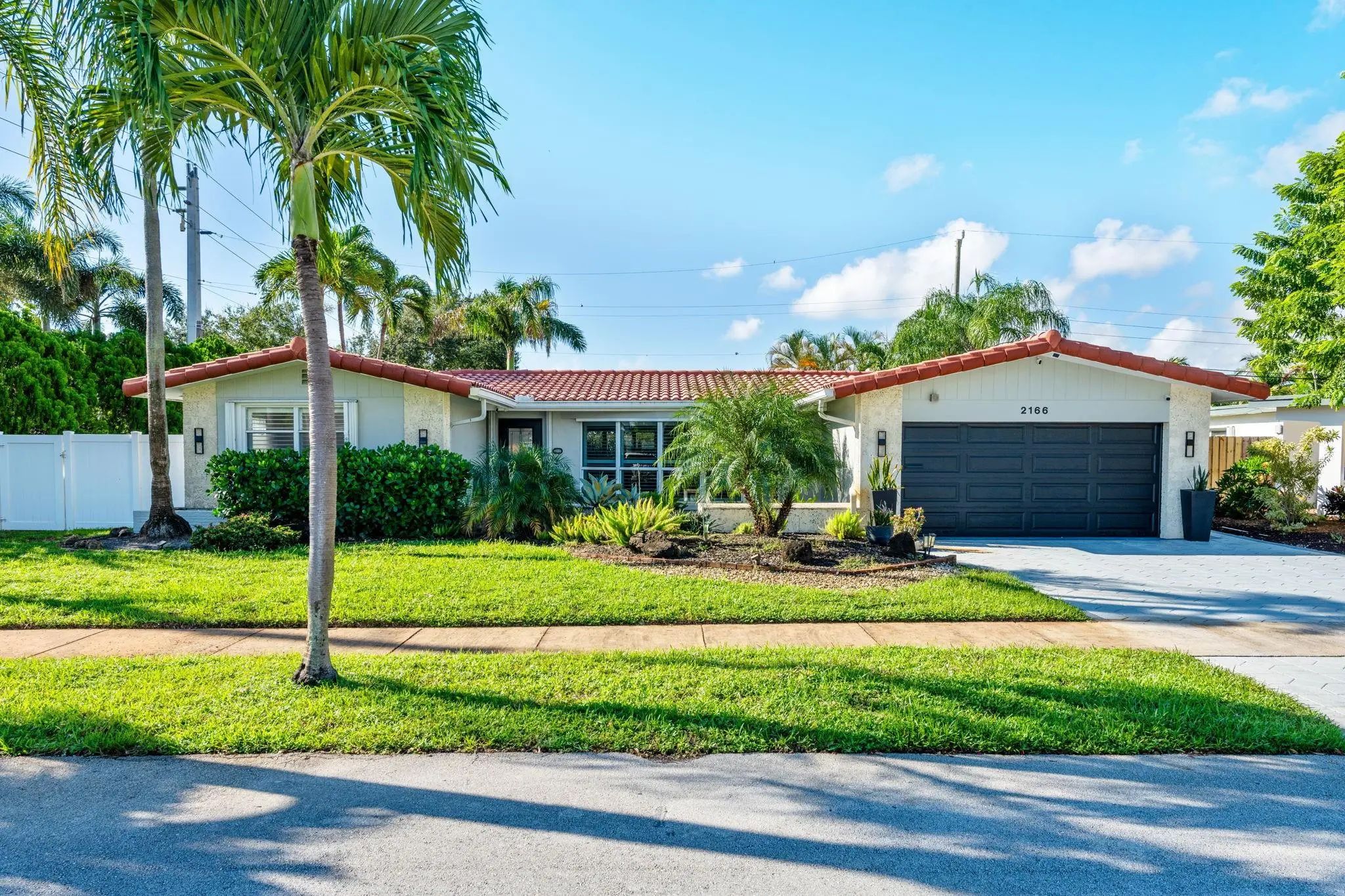 2166 Ne 57th Street, Fort Lauderdale