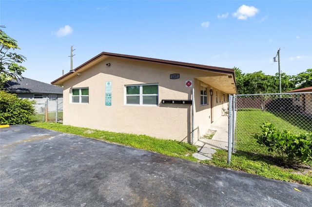 237 Nw 12th Court, Pompano Beach