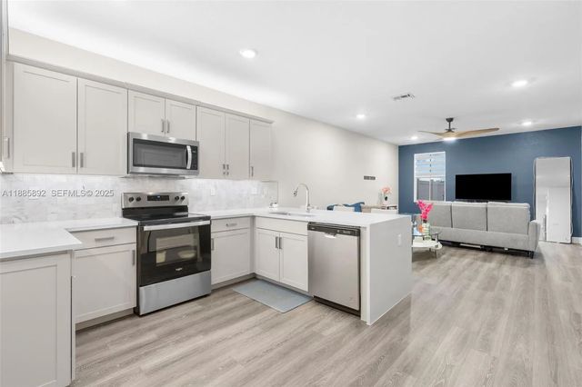 5 of 25 - 110 Sw 171st Way, Pembroke Pines, FL