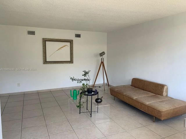 5 of 14 - 360 Meridian Avenue #4c, Miami Beach, FL