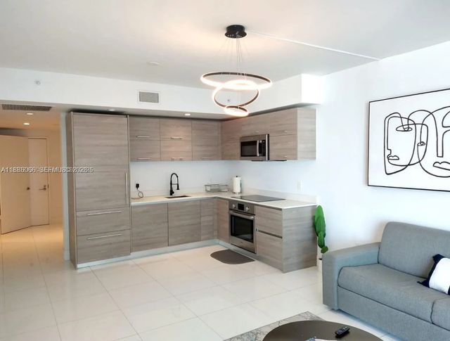1300 S Miami Avenue #2208, Miami