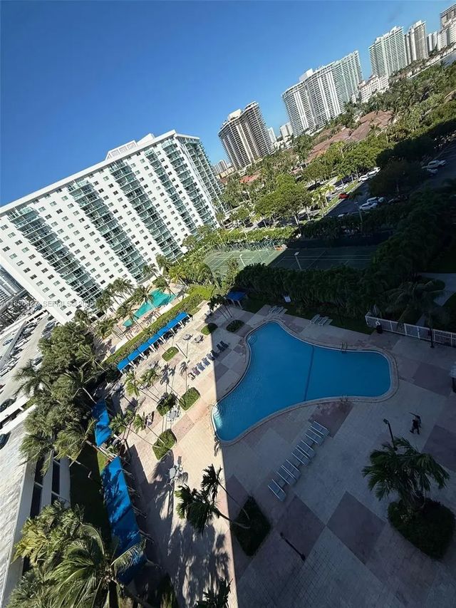 4 of 45 - 19370 Collins Avenue #904, Sunny Isles Beach, FL