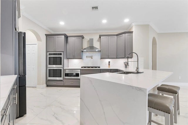 Photo of Listing #F10528527