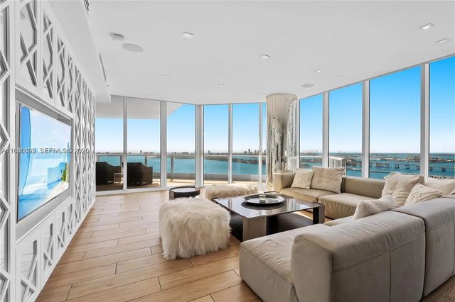 4 of 66 - 2020 N Bayshore Drive #2702, Miami, FL
