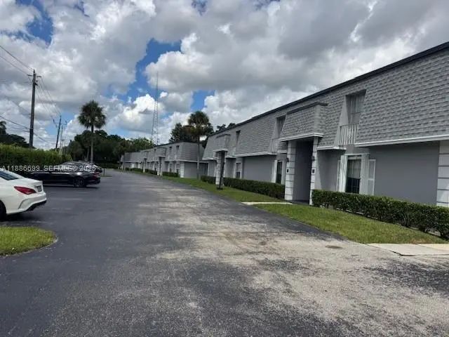 2 of 25 - 360 Nw 69th Avenue #202, Plantation, FL