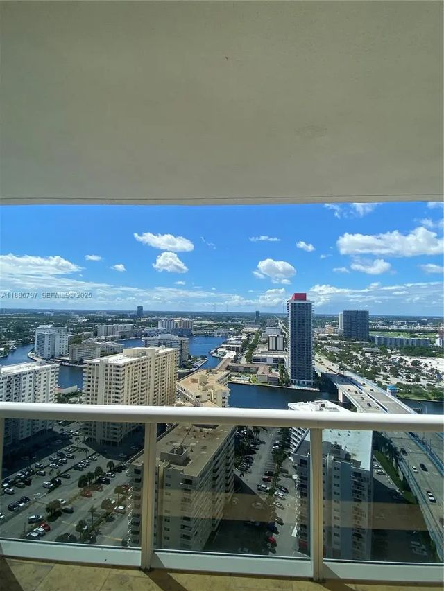 1800 S Ocean Drive #2909, Hallandale Beach