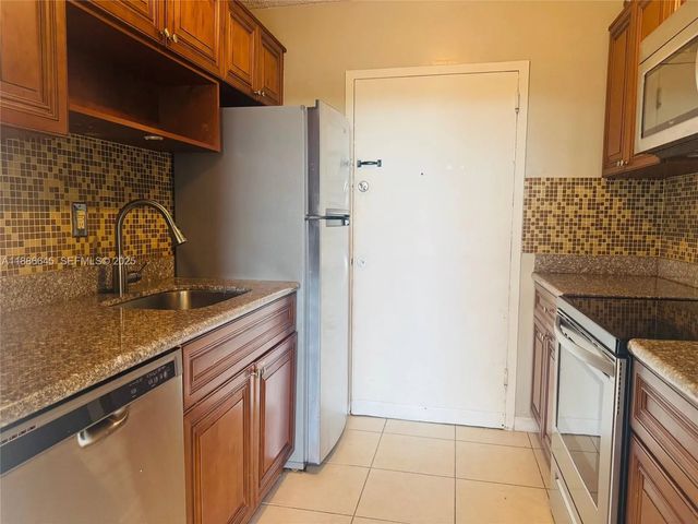 2000 Ne 135th Street #403, North Miami