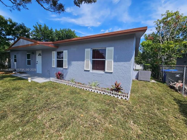 2 of 27 - 325 Sw 80th Terrace, North Lauderdale, FL