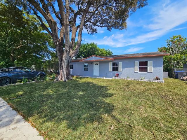 3 of 27 - 325 Sw 80th Terrace, North Lauderdale, FL