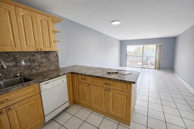 4 of 23 - 8005 Lake Drive #404, Doral, FL