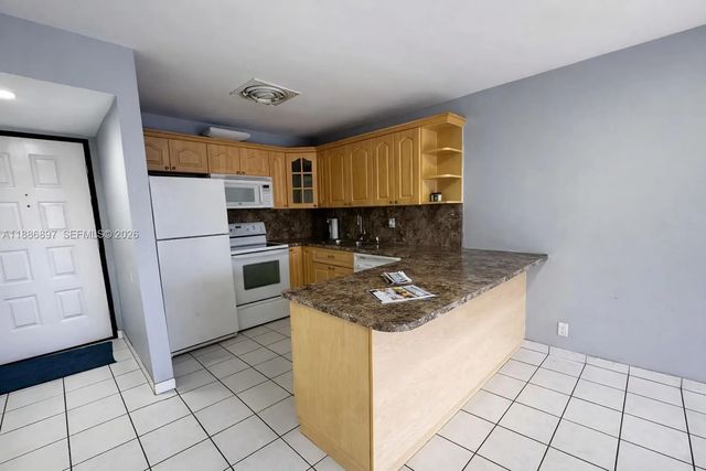 5 of 23 - 8005 Lake Drive #404, Doral, FL