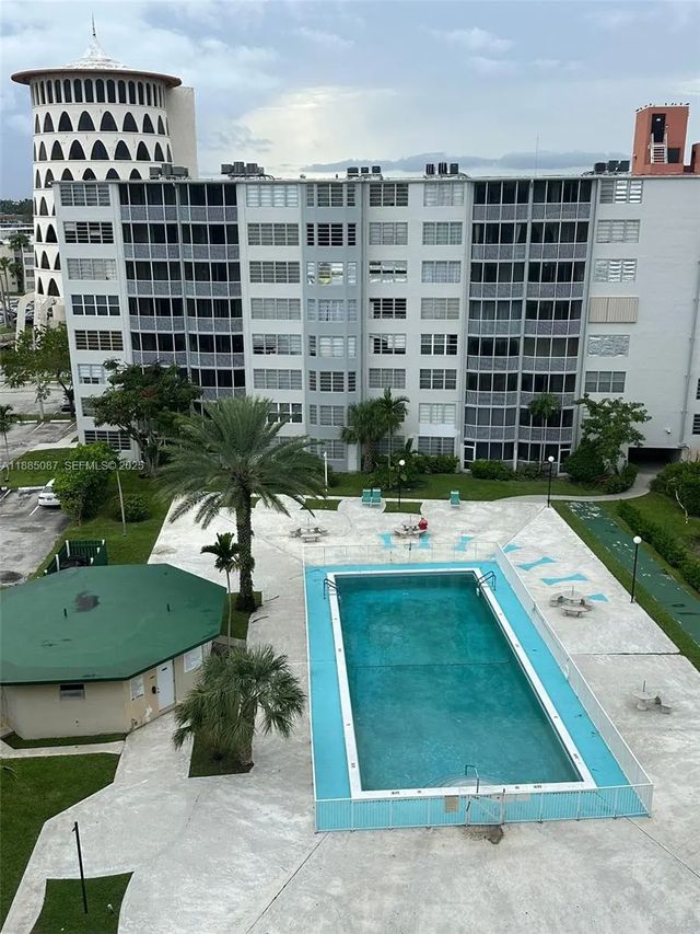 1780 Ne 191st Street #803-2, Miami