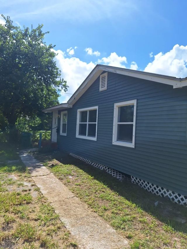 2107 S 34th Street, Fort Pierce