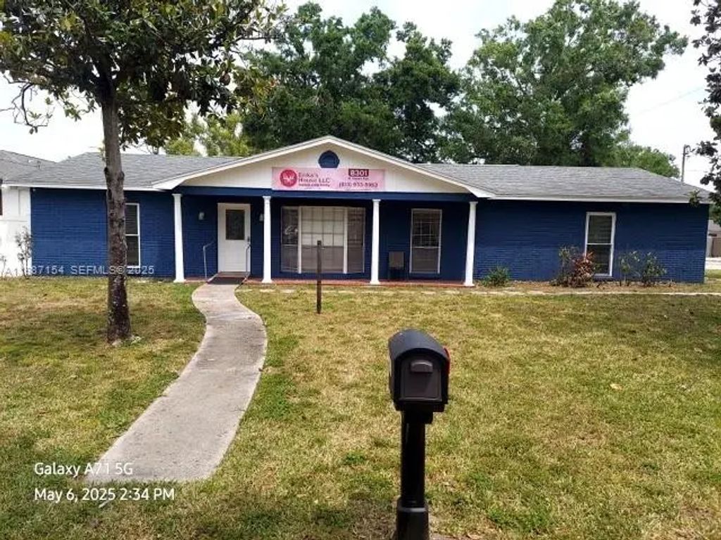8301 N Gomez Avenue, Tampa
