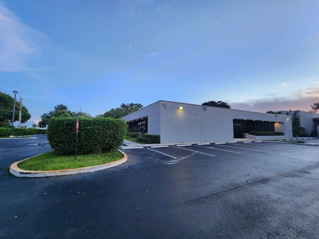2841 Nw 62nd Street, Fort Lauderdale