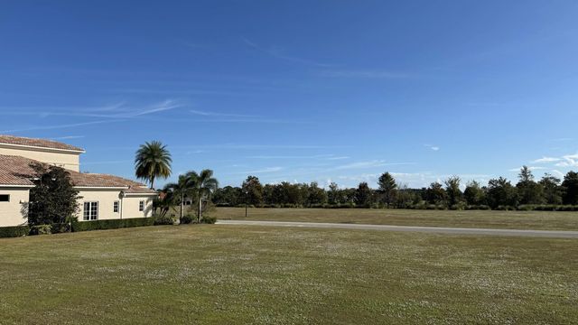 2 of 10 - 134 Se Via San Marino, Port St. Lucie, FL