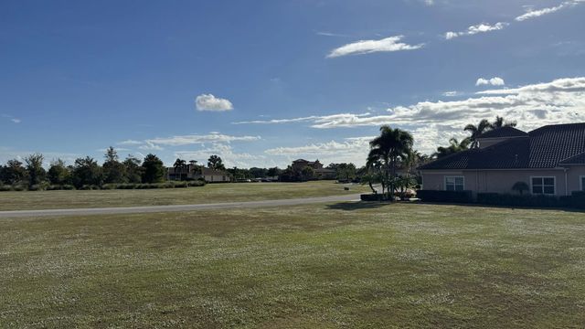 4 of 10 - 134 Se Via San Marino, Port St. Lucie, FL
