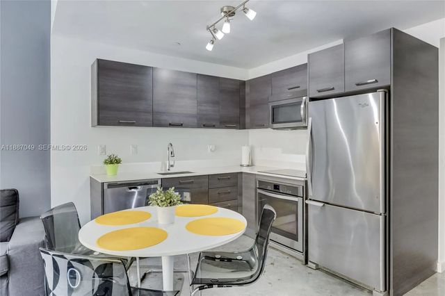 3 of 22 - 151 Se 1st Street #1003, Miami, FL